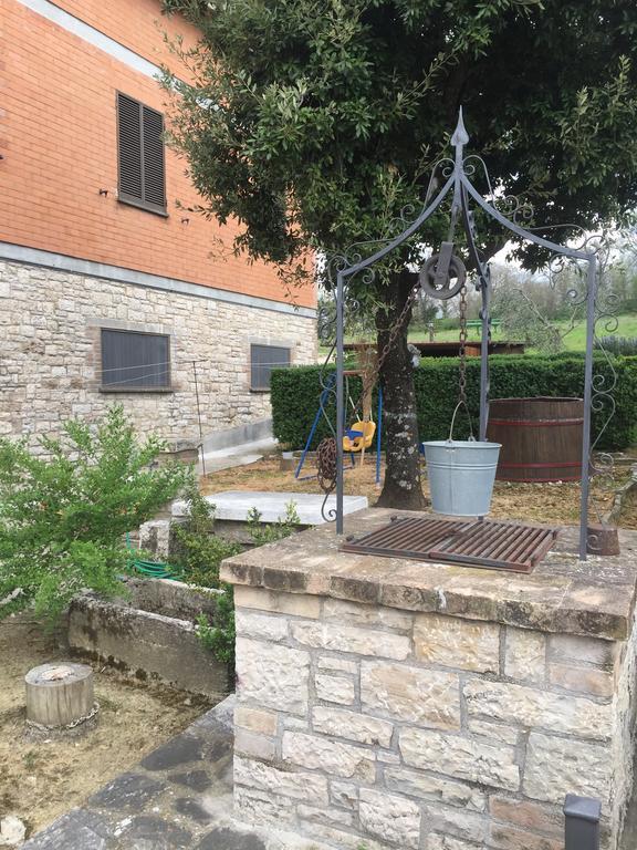 Appartamento Dell Agriturismo Pane E Olio Тоди Екстериор снимка